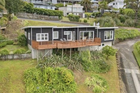 Photo of property in 1104 Whangaparaoa Road, Tindalls Beach, Whangaparaoa, 0930