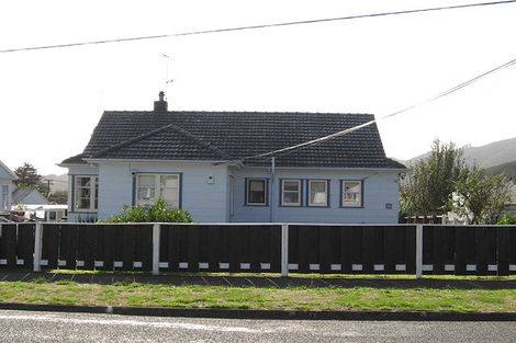 Photo of property in 22 Newcombe Street, Naenae, Lower Hutt, 5011