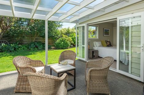 Photo of property in 16 Sunny Glen, Waikanae, 5036