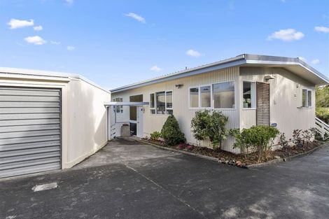 Photo of property in 40 Valley View Road, Glenfield, Auckland, 0629