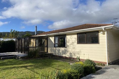 Photo of property in 343 Wellington Road, Wainuiomata, Lower Hutt, 5014