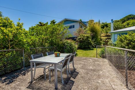 Photo of property in 15 Mana View Road, Paremata, Porirua, 5026