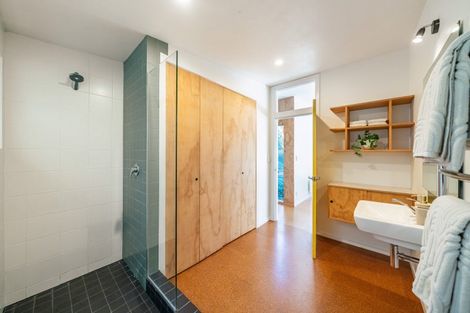 Photo of property in 100 Motuhara Road, Plimmerton, Porirua, 5026