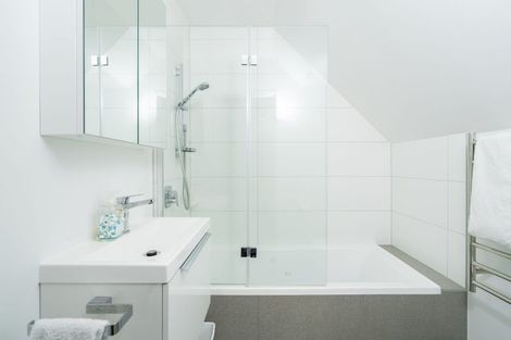 Photo of property in 6b Highgate Avenue, Merivale, Christchurch, 8014