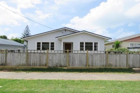 Photo of property in 16 Gaine Street, New Plymouth, 4310