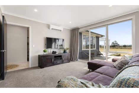 Photo of property in 6 Diane Place, Te Kowhai, Hamilton, 3288