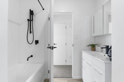 Photo of property in 110a Hinewa Road, Otumoetai, Tauranga, 3110