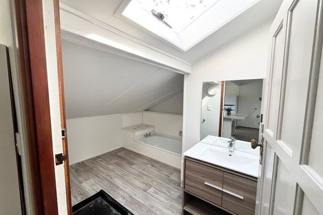 Photo of property in 36 Rangatira Road, Birkenhead, Auckland, 0626