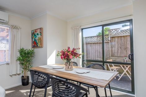 Photo of property in 2/49 Ranui Terrace, Tawa, Wellington, 5028