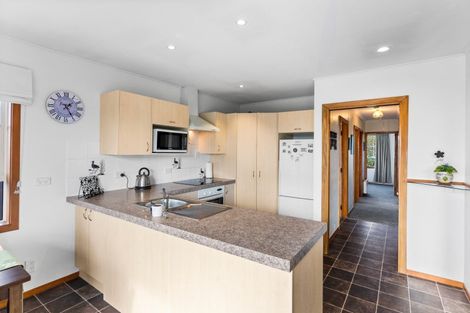 Photo of property in 53 Farquhars Road, Redwood, Christchurch, 8051