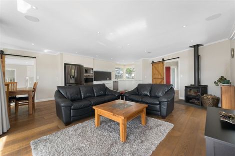 Photo of property in 72 Hanham Road, Kumeu, 0891