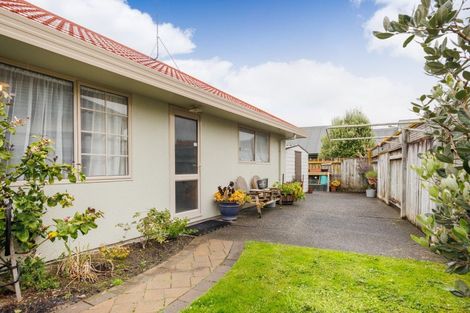 Photo of property in 27 Leander Place, Milson, Palmerston North, 4414