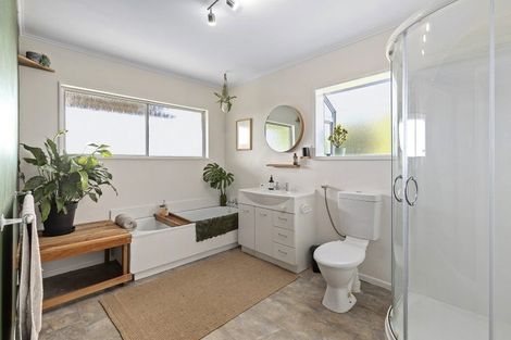 Photo of property in 2/10 Downing Street, Crofton Downs, Wellington, 6035