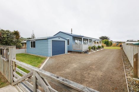 Photo of property in 173 Kahukura Avenue, Waitarere Beach, Levin, 5510