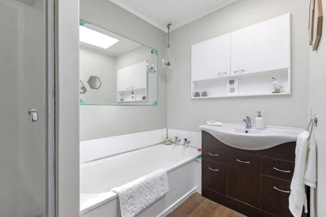 Photo of property in 16 Elmes Place, Matua, Tauranga, 3110