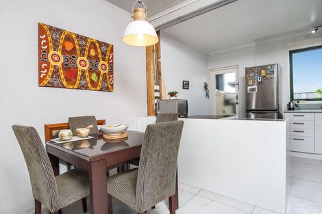 Photo of property in 1/153a Te Atatu Road, Te Atatu South, Auckland, 0610