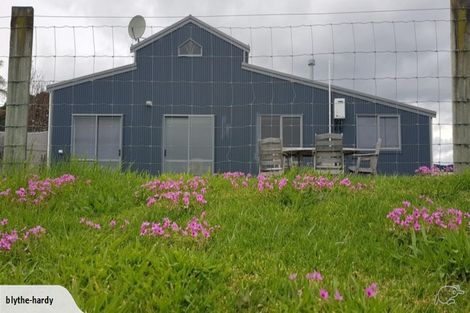 Photo of property in 18 Rawinia Place, Te Kaha, 3199