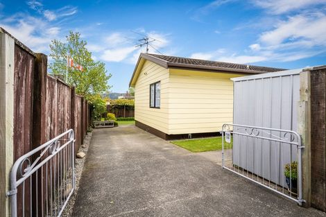 Photo of property in 5a Glenbrook Grove, Naenae, Lower Hutt, 5011