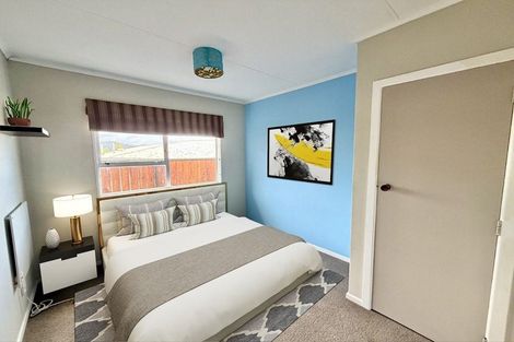 Photo of property in 17a Castle Crescent, Stokes Valley, Lower Hutt, 5019