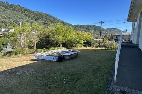 Photo of property in 113 Waikawa Road, Picton, 7220