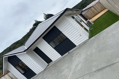 Photo of property in 18 Toomath Street, Naenae, Lower Hutt, 5011