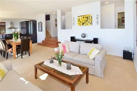 Photo of property in 102 Pacific Parade, Army Bay, Whangaparaoa, 0930