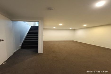 Photo of property in 26 Zingaro Place, Massey, Auckland, 0614