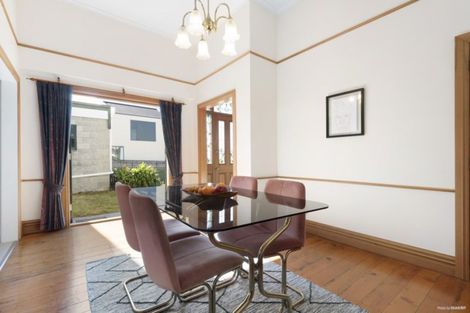 Photo of property in 346 The Esplanade, Island Bay, Wellington, 6023