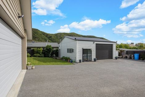 Photo of property in 6a Huia Street, Waikawa, Picton, 7220