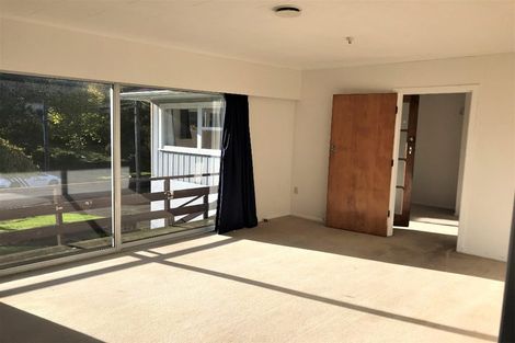 Photo of property in 18 Beaumont Crescent, Frankleigh Park, New Plymouth, 4310