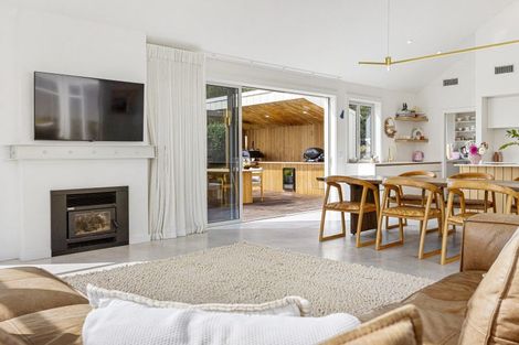 Photo of property in 13 Lochinvar Lane, Acacia Bay, Taupo, 3385