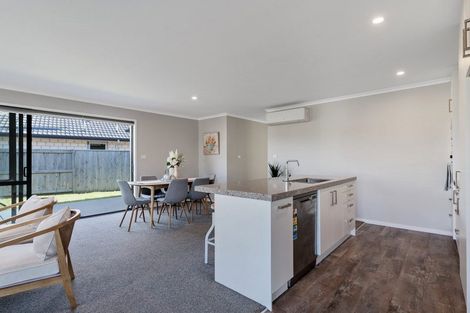 Photo of property in 5 Plate Lane, Papamoa, 3118