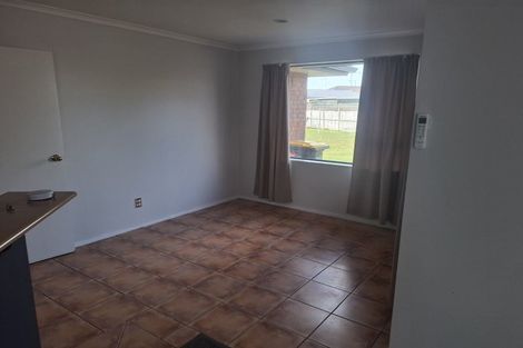 Photo of property in 9 Sandhurst Place, Nawton, Hamilton, 3200