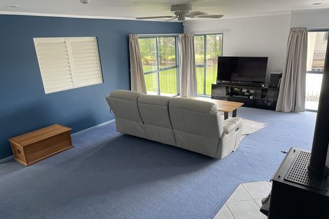 Photo of property in 3a Mckenzie Avenue, Arkles Bay, Whangaparaoa, 0932