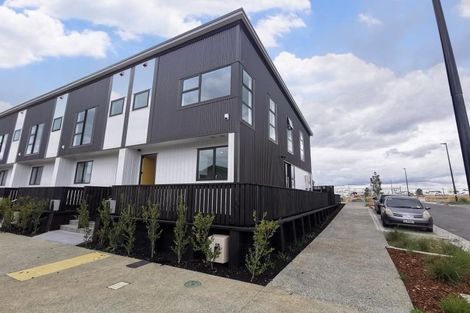 Photo of property in 72 Manarini Road, Westgate, Auckland, 0614