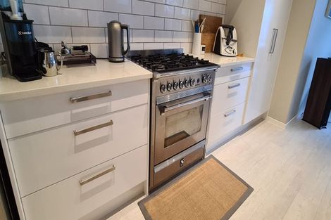 Photo of property in 2 Kotuku Lane, Hobsonville, Auckland, 0616