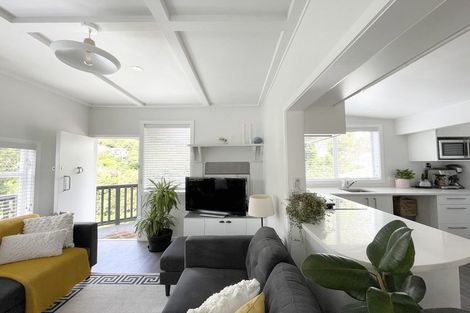 Photo of property in 77b Airlie Road, Plimmerton, Porirua, 5026