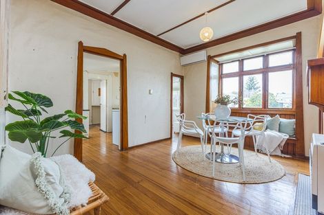 Photo of property in 2 Devon Road, Springvale, Whanganui, 4501