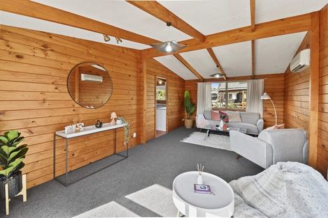 Photo of property in 2/20 Saint Annes Crescent, Wattle Downs, Auckland, 2103