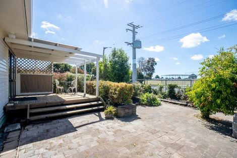 Photo of property in 33 Hayward Road, Ngatea, 3503