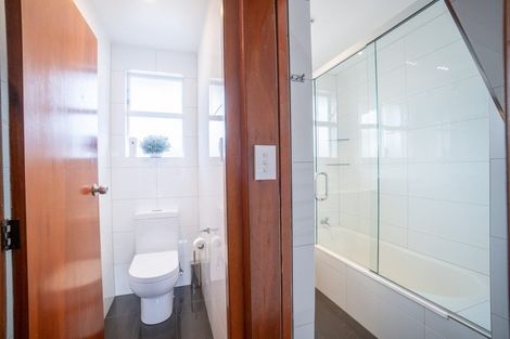 Photo of property in 3 Ayr Place, Hokowhitu, Palmerston North, 4410