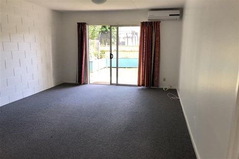 Photo of property in 2/7 Phillips Place, Havelock North, 4130