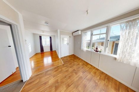 Photo of property in 33 Holland Crescent, Bulls, 4818