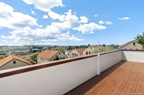 Photo of property in 7 Spencer Road, Oteha, Auckland, 0632