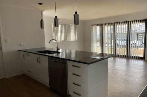 Photo of property in 37 Rock Ridge Drive, Te Kamo, Whangarei, 0112