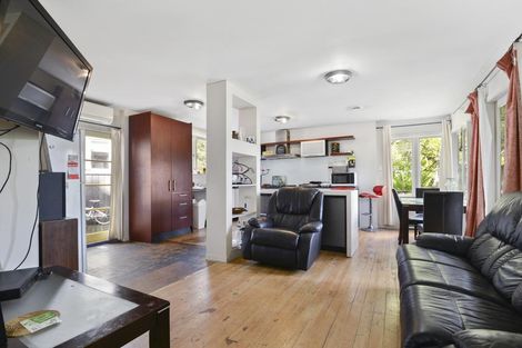 Photo of property in 65 Opanuku Road, Henderson Valley, Auckland, 0612