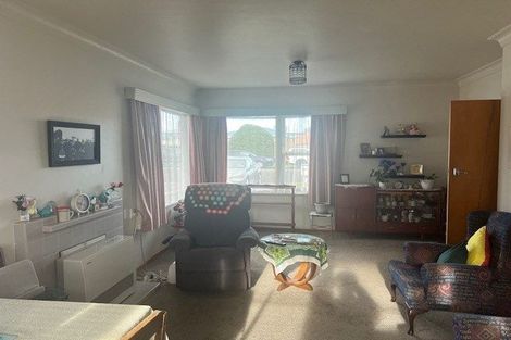 Photo of property in 20 Stanley Street, Levin, 5510