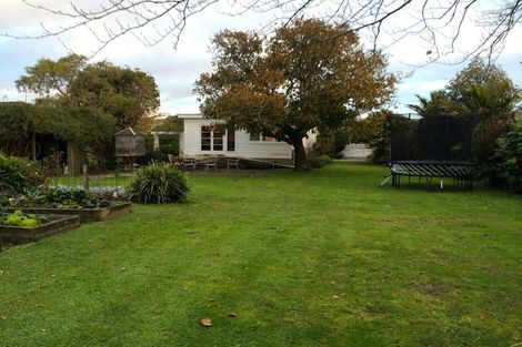 Photo of property in 17 Nikau Grove, Woburn, Lower Hutt, 5010
