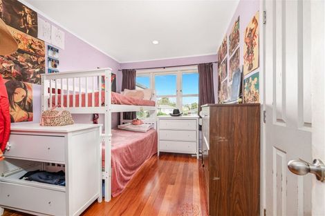 Photo of property in 39 Kingdale Road, Henderson, Auckland, 0610