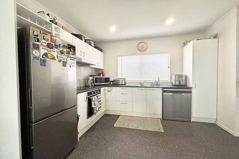Photo of property in 1 Butia Avenue, Henderson, Auckland, 0612